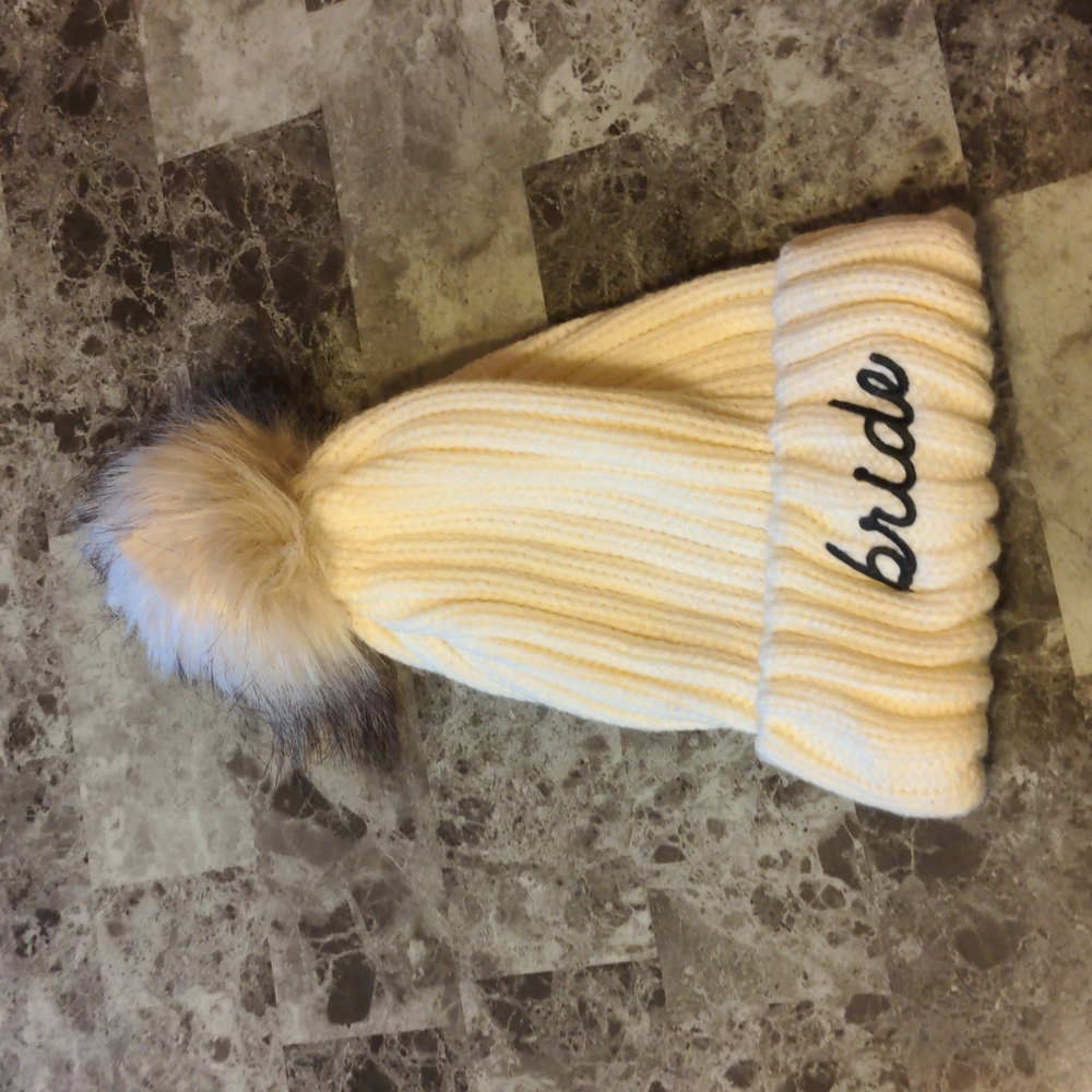 White Bride pom winter hat